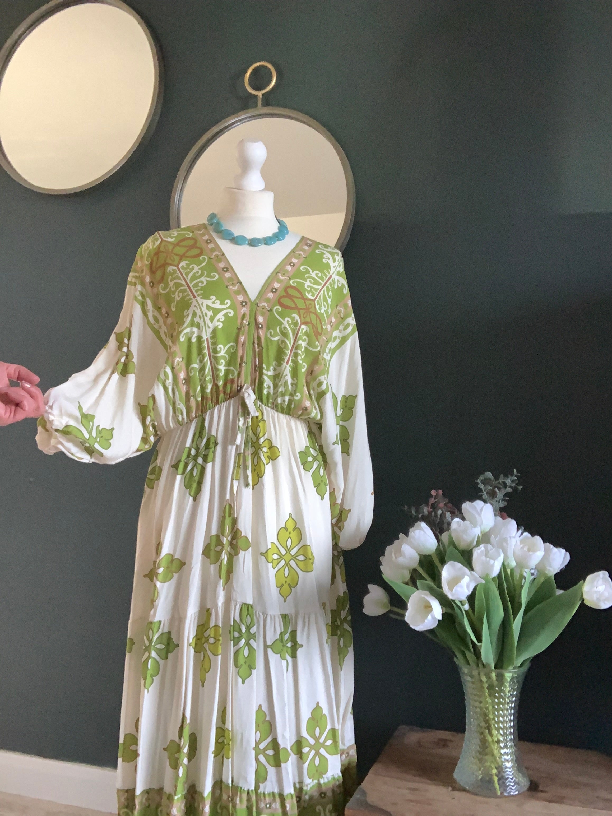 Dress lime print detail