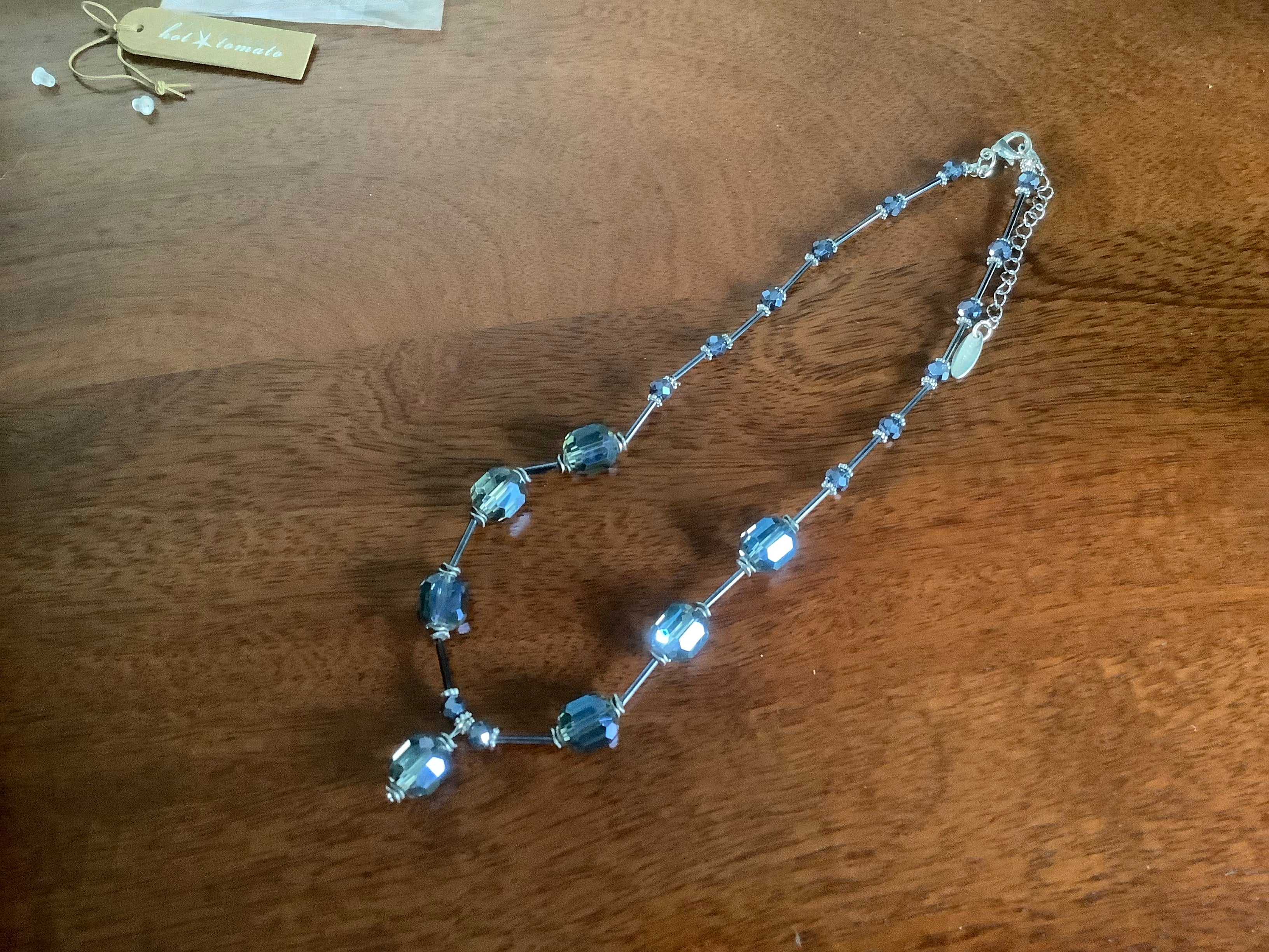 Necklace - cube crystals with a drop - navy