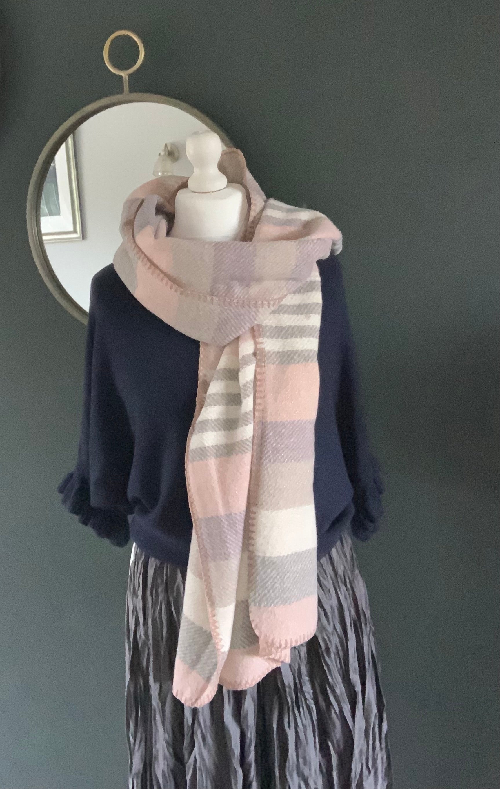 Striped scarf in heather and pink