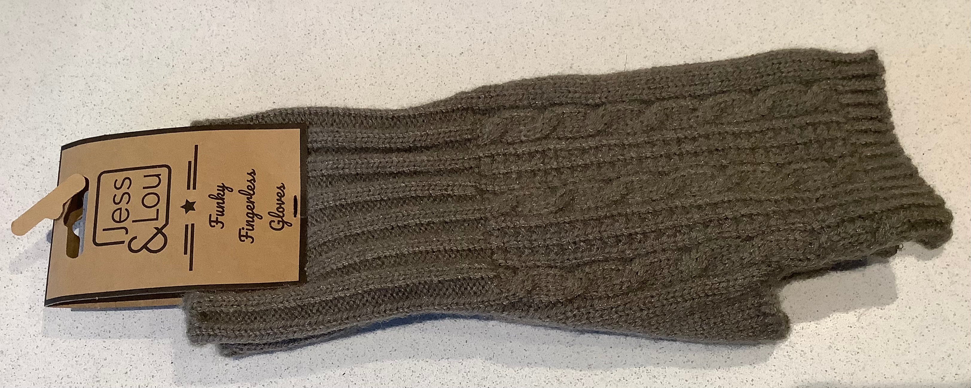 Fingerless cable knit gloves - mocha