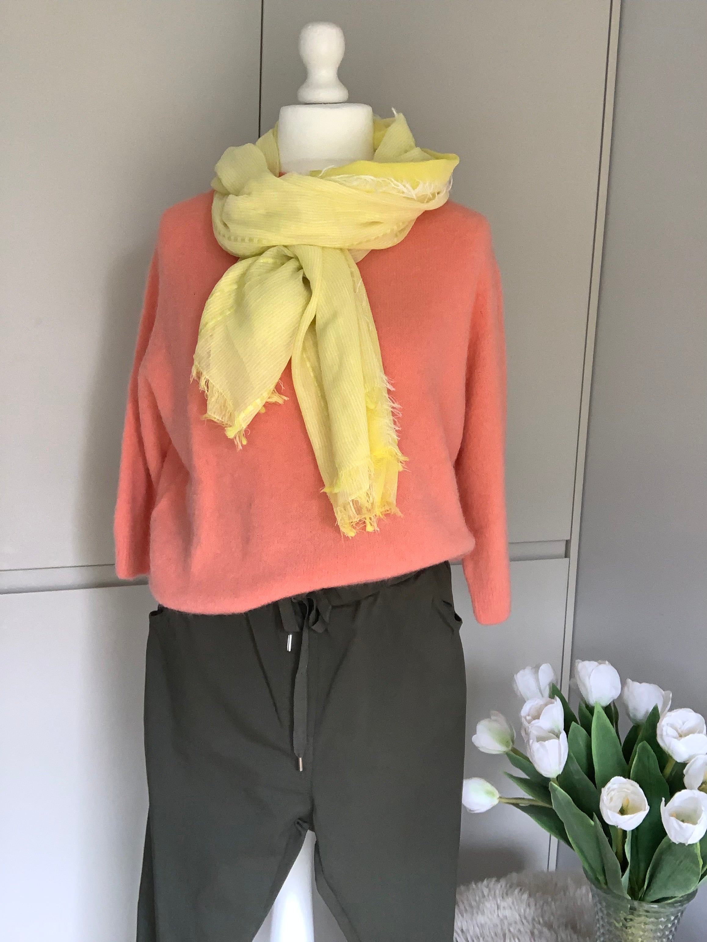 Lemon scarf